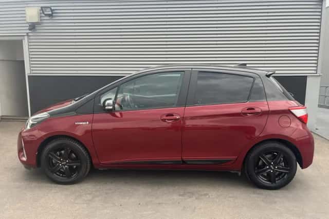 Toyota Yaris (2018) thumbnail 3