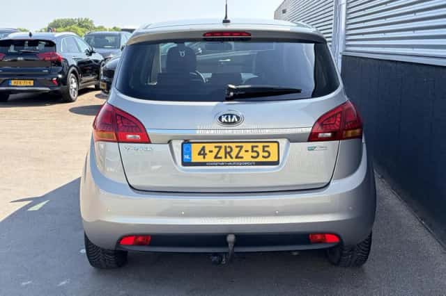 Kia Venga (2015) thumbnail 4