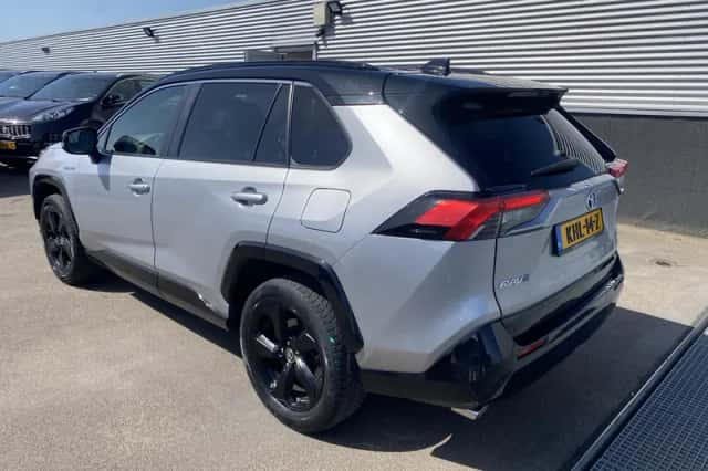 Toyota RAV4 (2020) thumbnail 5