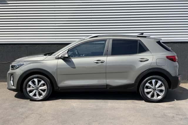 Kia Stonic (2023) thumbnail 2