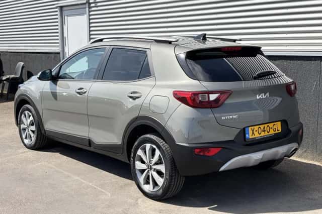 Kia Stonic (2023) thumbnail 3