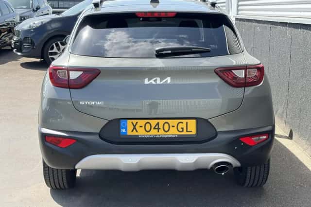 Kia Stonic (2023) thumbnail 4