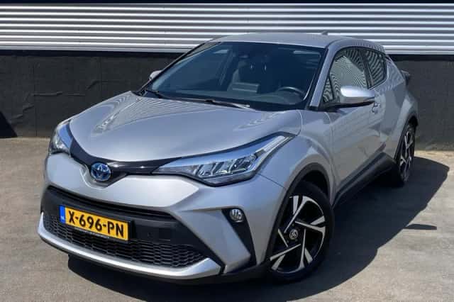 Toyota C-HR (2023) thumbnail 1