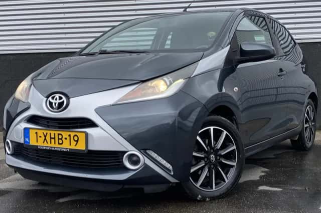 Toyota Aygo (2014) thumbnail 2