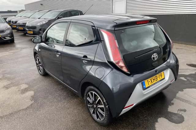 Toyota Aygo (2014) thumbnail 3