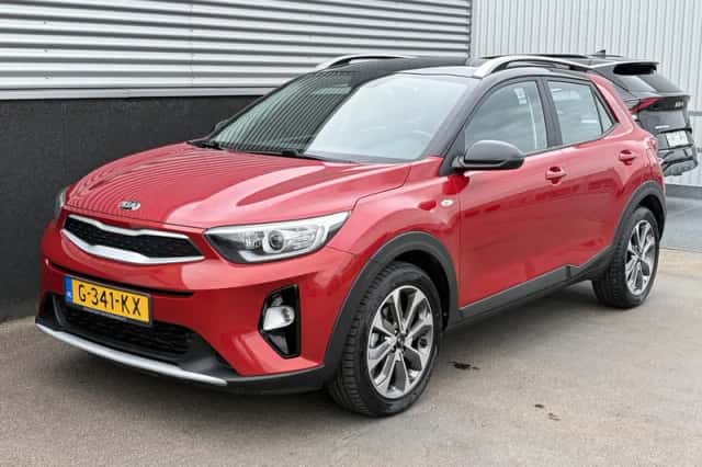 Kia Stonic (2019) thumbnail 2