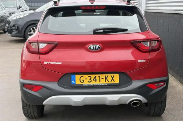 Kia Stonic (2019) thumbnail 3