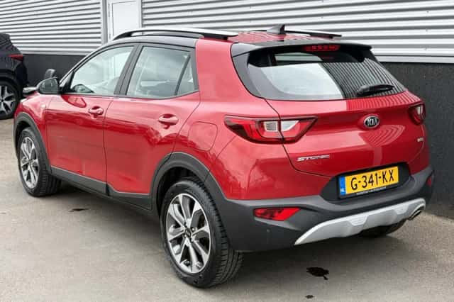 Kia Stonic (2019) thumbnail 4