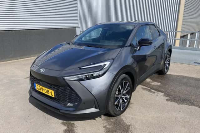 Toyota C-HR (2024) thumbnail 5