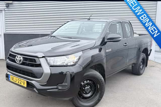 Toyota Hilux (2021) thumbnail 1