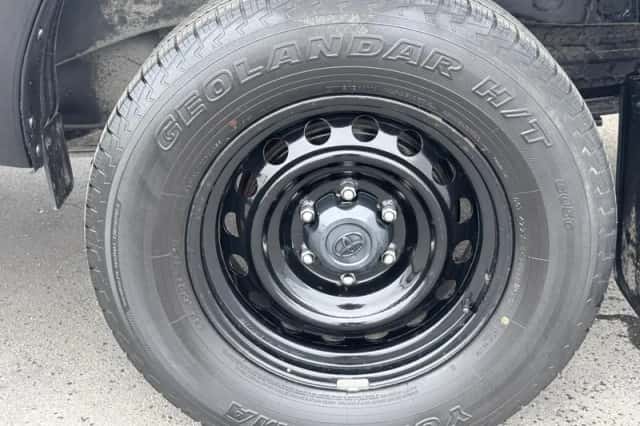 Toyota Hilux (2021) thumbnail 5