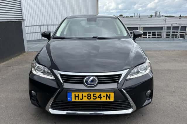 Lexus CT (2015) thumbnail 5