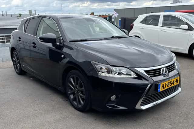 Lexus CT (2015) thumbnail 6