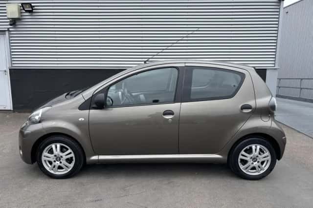 Toyota Aygo (2012) thumbnail 3