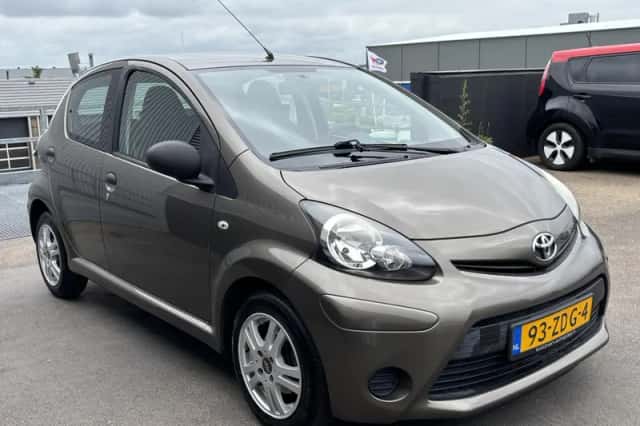 Toyota Aygo (2012) thumbnail 6