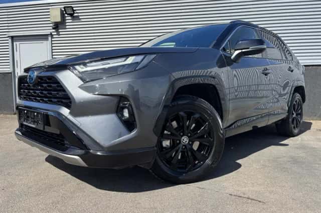 Toyota RAV4 (2023) thumbnail 2