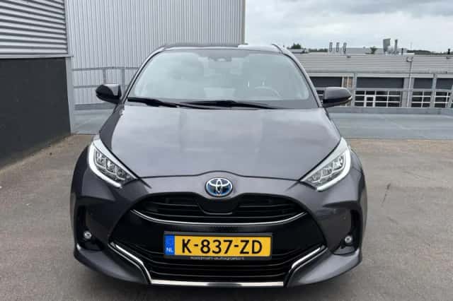 Toyota Yaris (2021) thumbnail 5