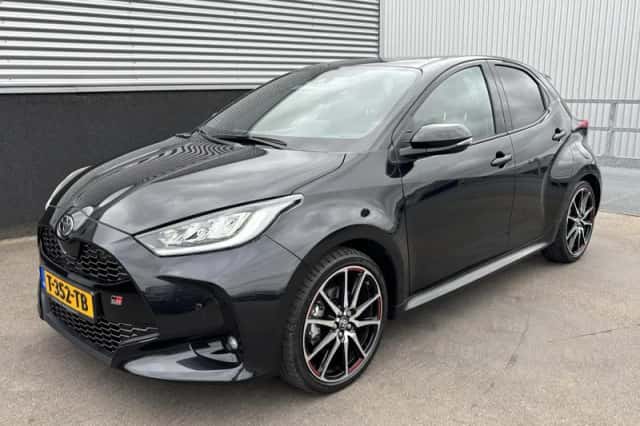Toyota Yaris (2023) thumbnail 4