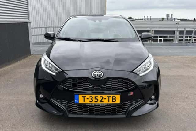 Toyota Yaris (2023) thumbnail 5
