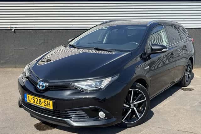 Toyota Auris (2018) thumbnail 1