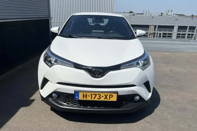 Toyota C-HR (2020) thumbnail 6