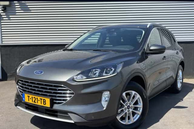 Ford Kuga (2023) thumbnail 1