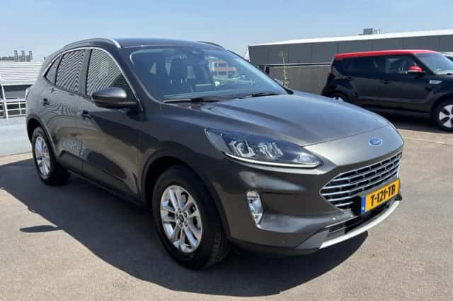 Ford Kuga (2023) thumbnail 6