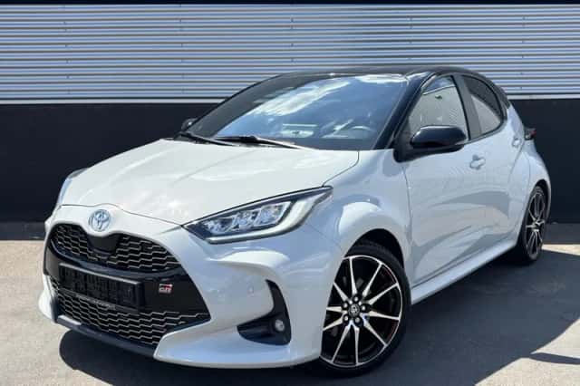 Toyota Yaris (2024) thumbnail 1