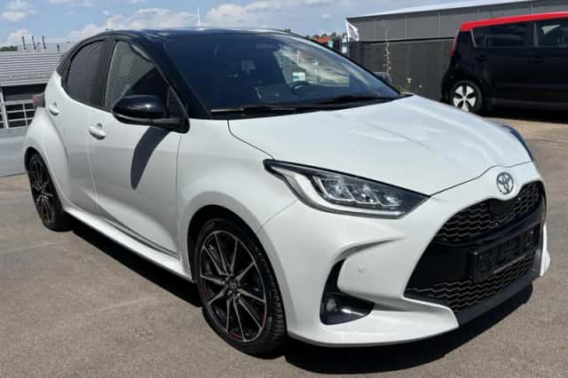 Toyota Yaris (2024) thumbnail 6