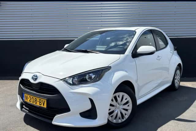 Toyota Yaris (2021) thumbnail 1