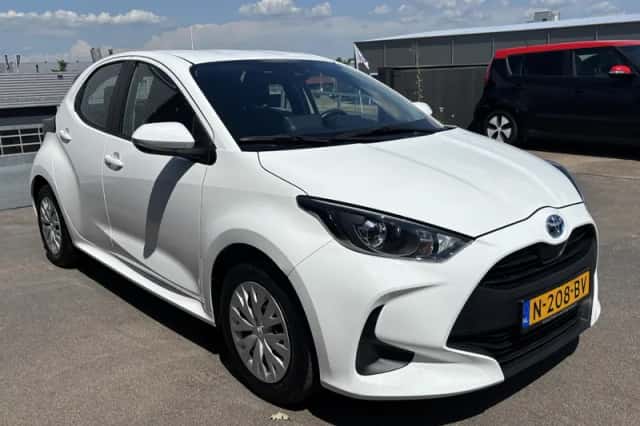 Toyota Yaris (2021) thumbnail 6