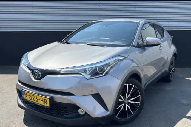 Toyota C-HR (2018) thumbnail 1