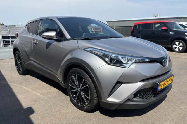 Toyota C-HR (2018) thumbnail 6