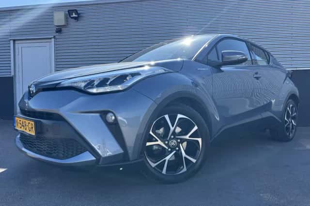 Toyota C-HR (2021) thumbnail 2