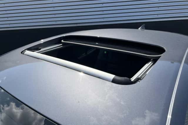 Lexus IS (2015) thumbnail 5