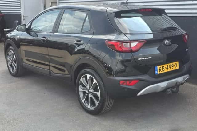 Kia Stonic (2017) thumbnail 6