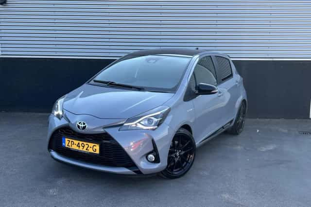 Toyota Yaris (2019) thumbnail 2