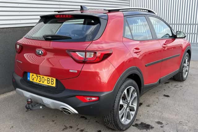 Kia Stonic (2019) thumbnail 6