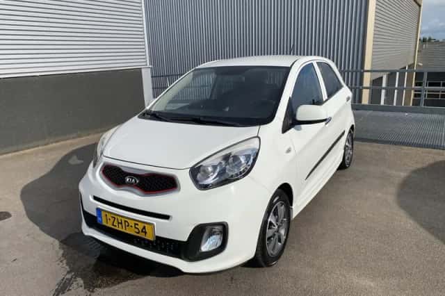 Kia Picanto (2015) thumbnail 3