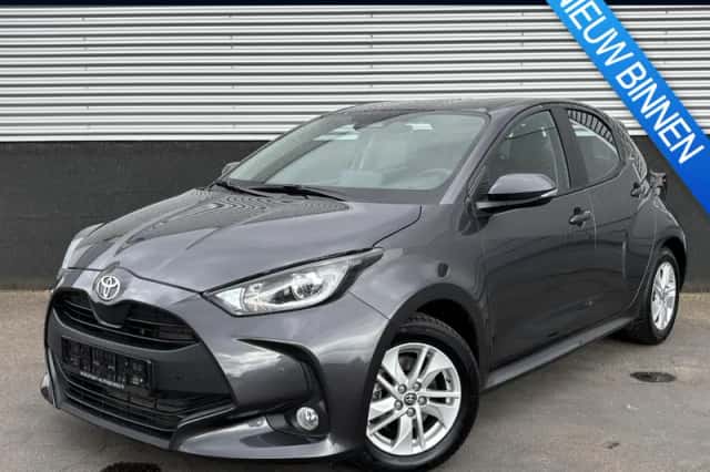 Toyota Yaris (2025) thumbnail 1