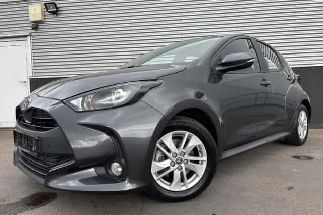 Toyota Yaris (2025) thumbnail 2