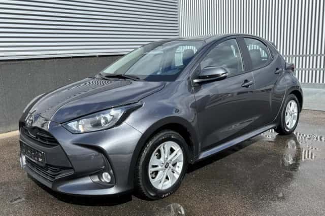 Toyota Yaris (2025) thumbnail 4