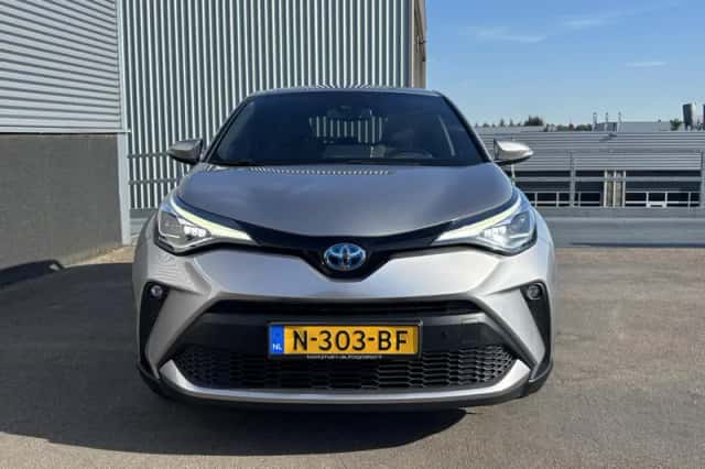 Toyota C-HR (2021) thumbnail 5