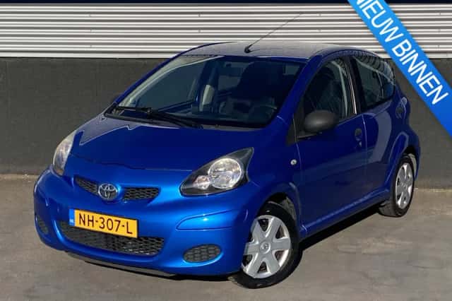 Toyota Aygo (2011) thumbnail 1