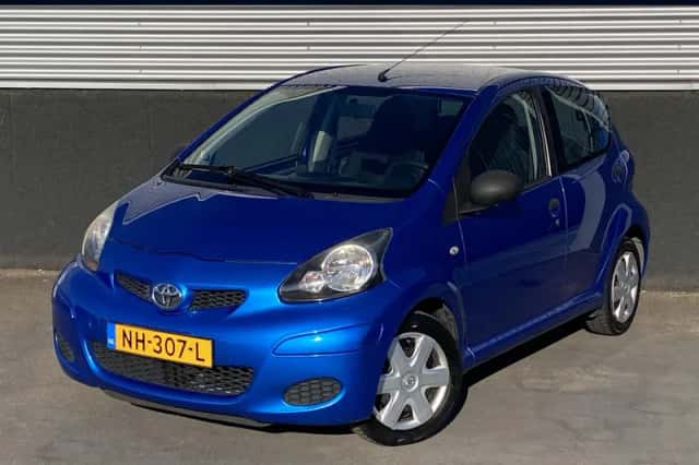 Toyota Aygo (2011) thumbnail 1