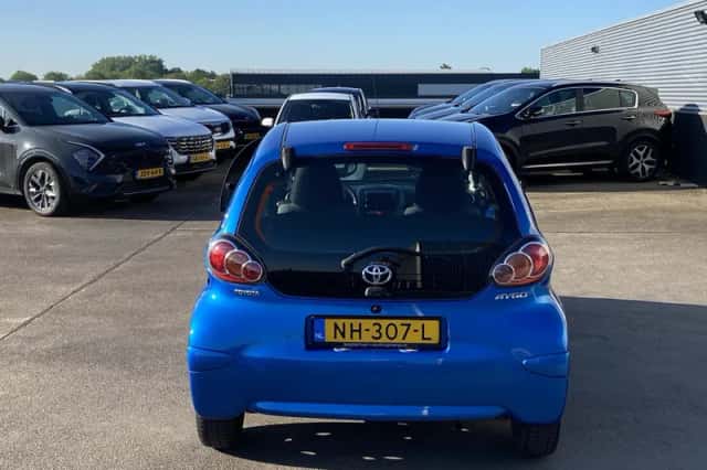 Toyota Aygo (2011) thumbnail 5