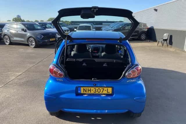 Toyota Aygo (2011) thumbnail 6