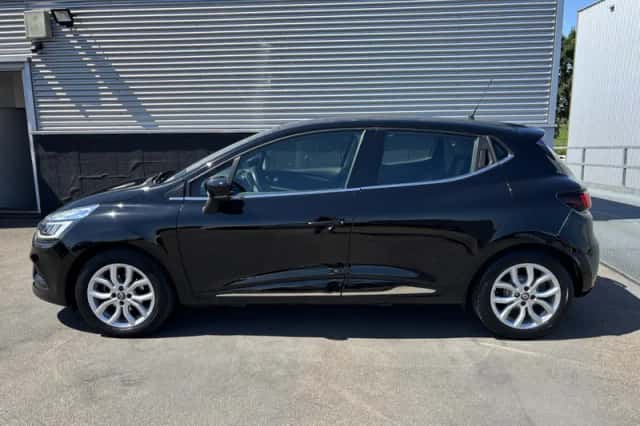 Renault Clio (2018) thumbnail 3