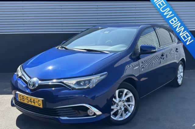 Toyota Auris (2018) thumbnail 1