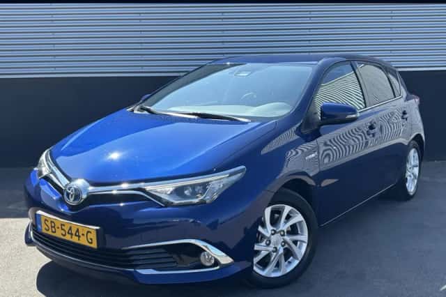 Toyota Auris (2018) thumbnail 1